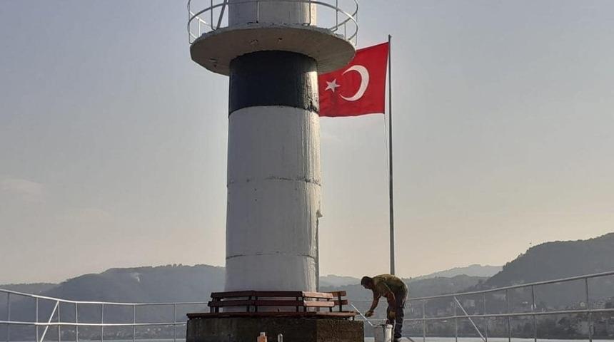 Perşembe Balık&ccedil;ı barınaklarında T&uuml;rk bayrakları yenilendi