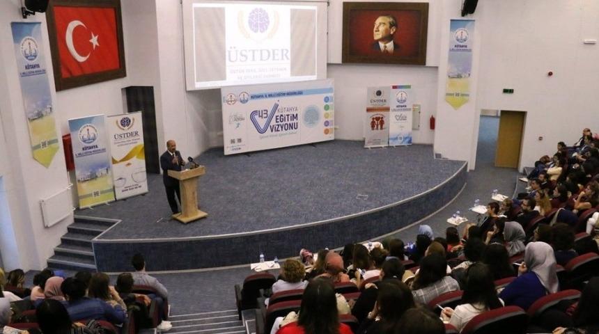 K&uuml;tahya&rsquo;da &ouml;ğretmenlere &lsquo;Disleksi ve &Ouml;ğretim Teknikleri&rsquo; konulu konferans