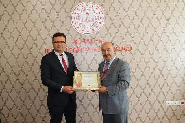 Çavdarhisar İmam Hatip Ortaokulu’na başarı belgesi