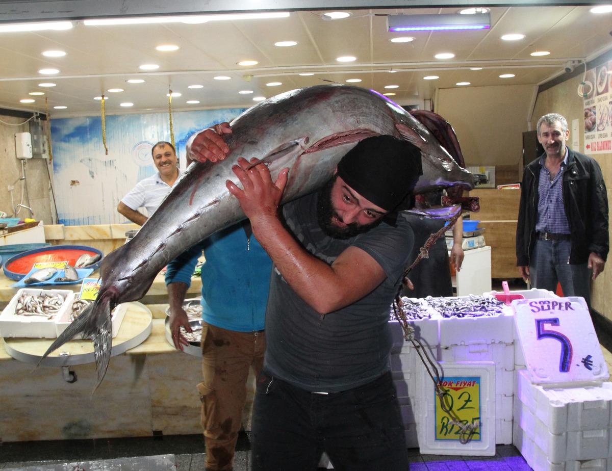 Rize'de g&ouml;ren şaşkına d&ouml;nd&uuml;! Bug&uuml;ne kadarki yakalananların en b&uuml;y&uuml;ğ&uuml;