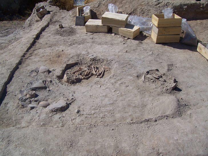 Arslantepe'de 5700 yıllık çocuk iskeleti bulundu G4