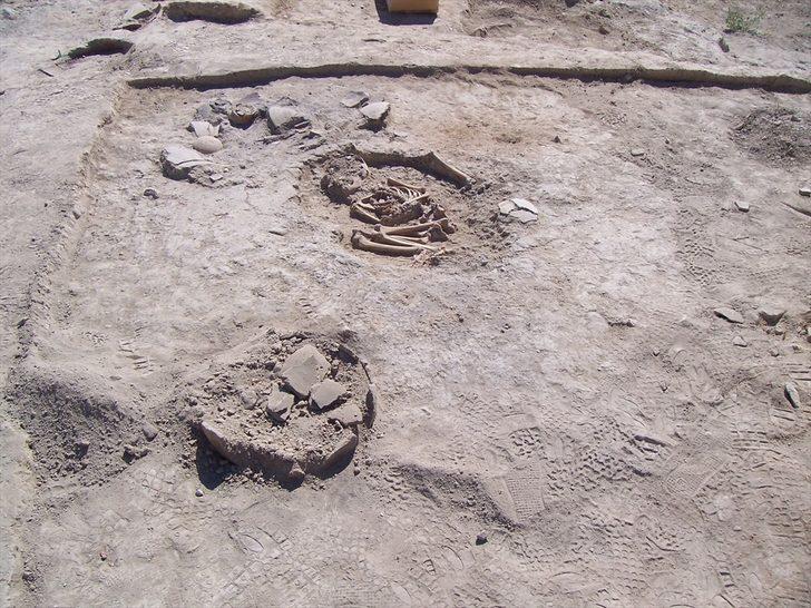 Arslantepe'de 5700 yıllık çocuk iskeleti bulundu G5