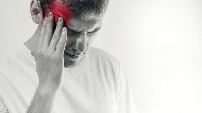 Şiddetli baş ağrısı neden olur? Beyin t&uuml;m&ouml;r&uuml; nedir? Beyin t&uuml;m&ouml;r&uuml; belirtileri nelerdir?