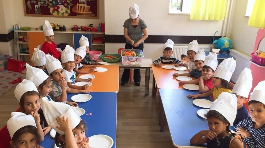 Minik şefler turşu yaptı