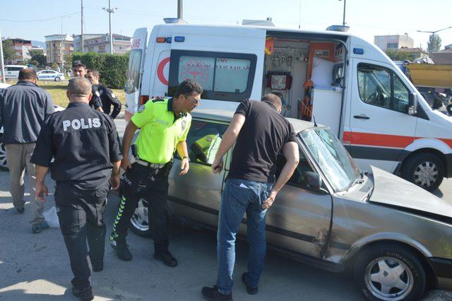 Yalova'da polisten kaçtılar, Bursa'da kaza yapınca yakalandılar