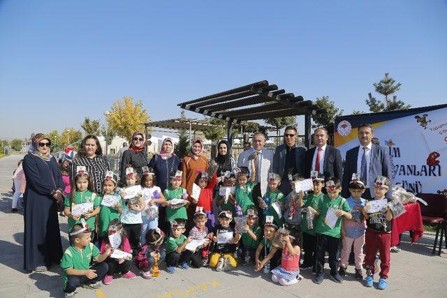 Büyükşehir çocukların hayvan sevgisini pekiştiriyor 3