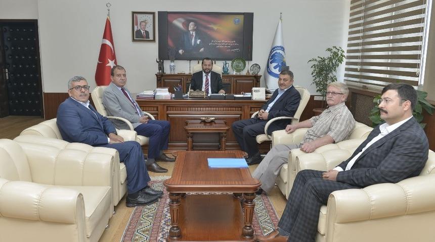 Rekt&ouml;r Akg&uuml;l: "Her vatandaşımızın &uuml;lkesi, vatanı, milleti ve gelecek nesiller i&ccedil;in sorumluluk alması gerekir&rdquo;