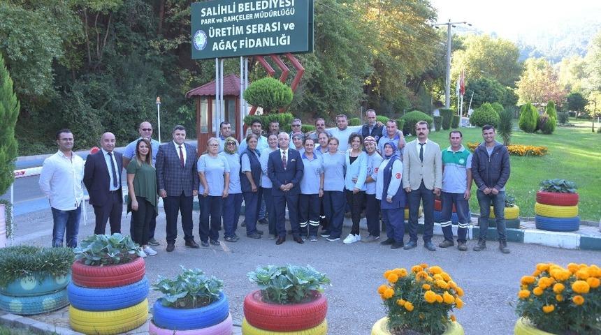 Başkan Kayda, &uuml;retim serasındaki iş&ccedil;ilerle buluştu