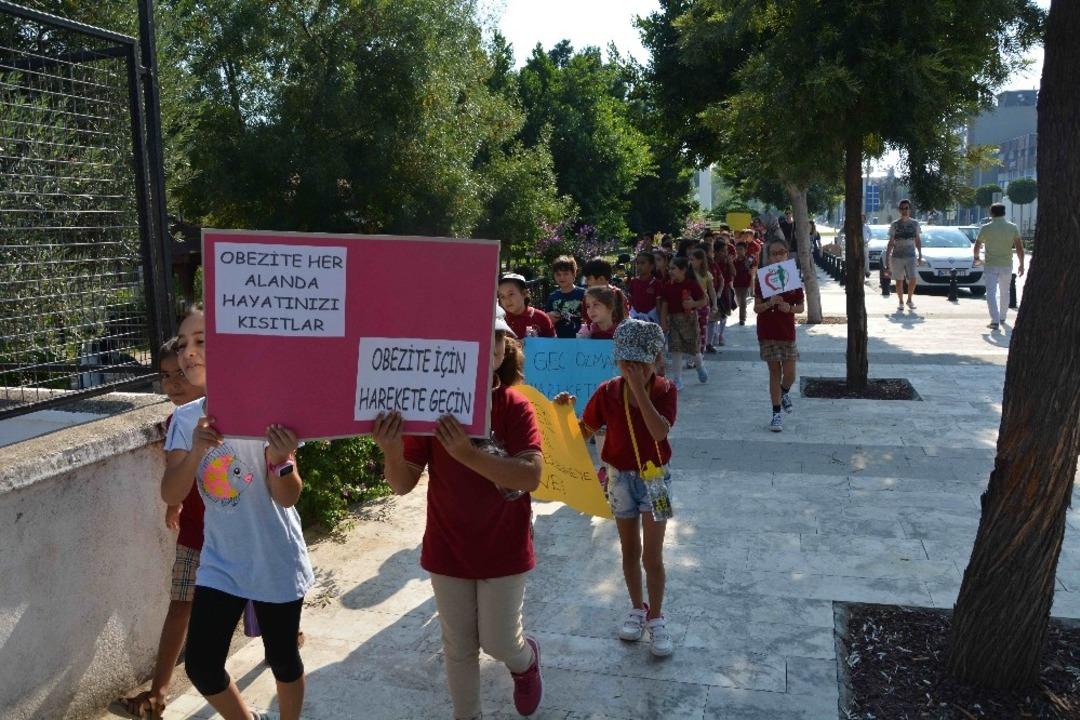 &Ccedil;ocuklar obeziteye dikkati &ccedil;ekmek i&ccedil;in y&uuml;r&uuml;d&uuml;