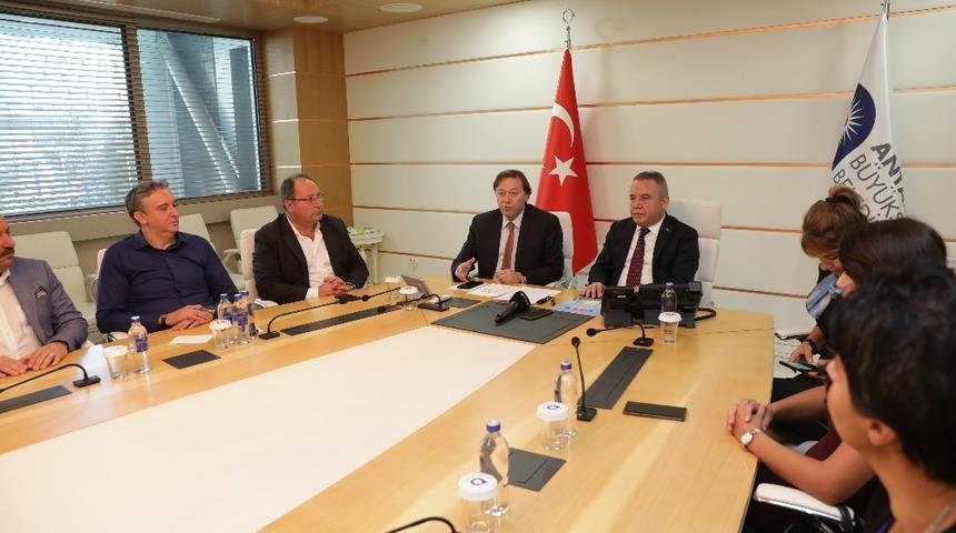 Başkan B&ouml;cek Meslek Odaları Eşg&uuml;d&uuml;m Kurulu ile g&ouml;r&uuml;şt&uuml;