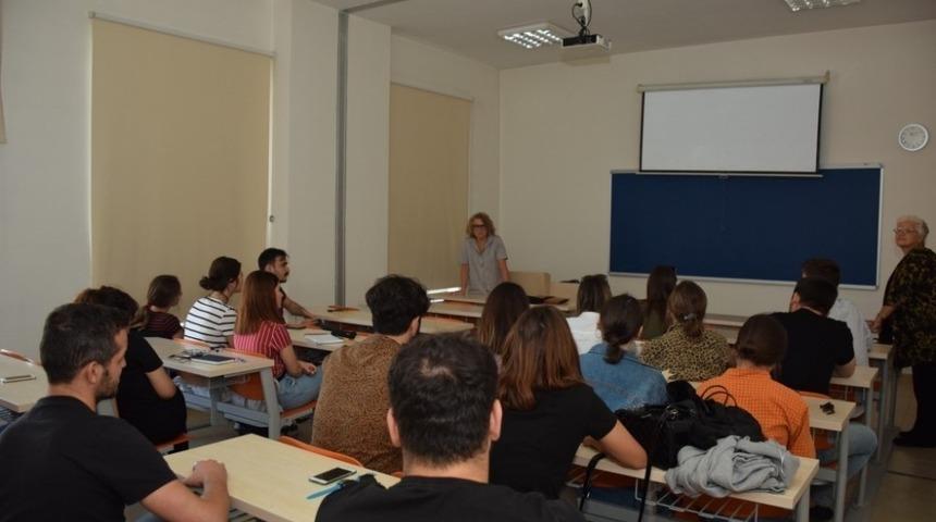 İletişim öğrencileri ve sektör bu derste buluşuyor