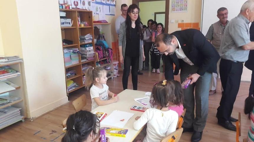 Başkan Kavaklıgil öğrencilerin doğum gününü kutladı