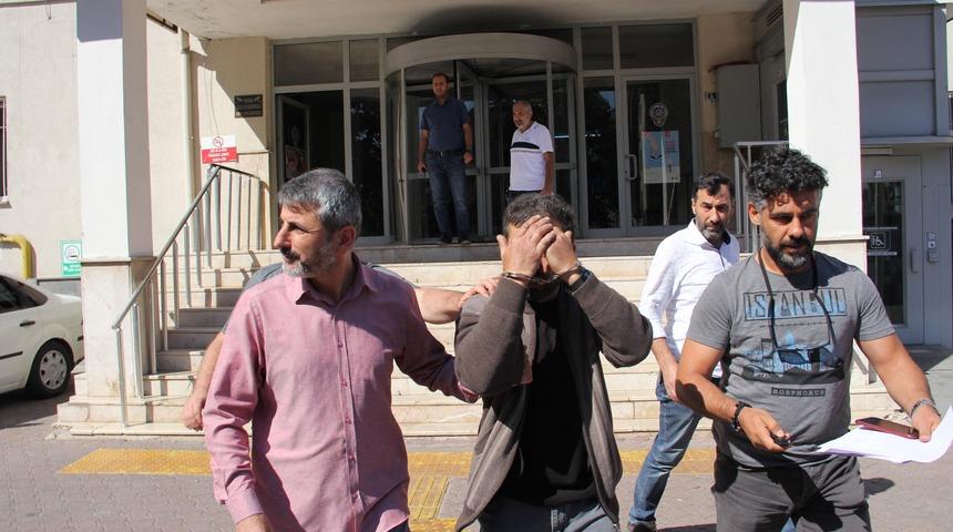 Aranan zanlı, yatakta saklanırken yakalandı