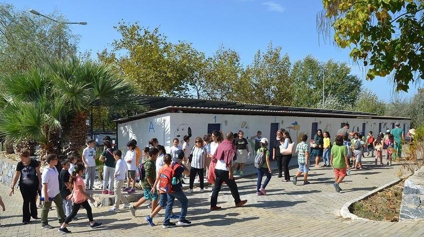 Kuşadası Belediyesi can dostlarını yalnız bırakmadı