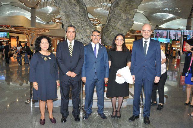 Meksikalı sanat&ccedil;ı Jorge Marin in heykelleri İstanbul Havalimanı nda&nbsp; 1