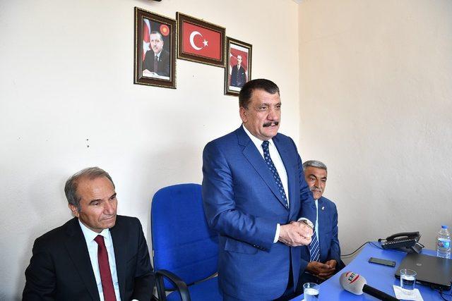 Belediye Başkanı Selahattin Gürkan, Arguvan’da ziyaret ve inceleme yaptı