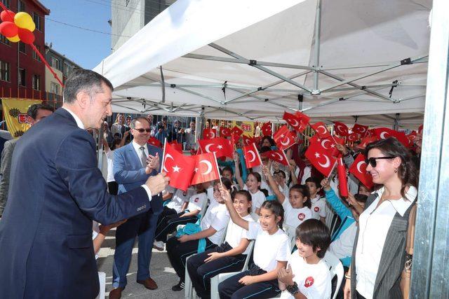 Bakan Selçuk, Eskişehir’de orta okul açılışına katıldı