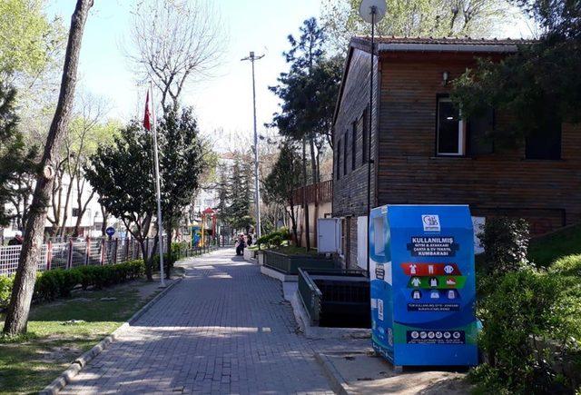 Bayrampaşa’da ‘kıyafet kumbarasına’ büyük ilgi