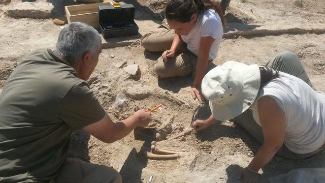 Arslantepe Höyüğünde 5700 yıllık çocuk iskeleti bulundu