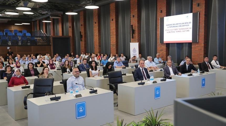 Pamukkale Belediyesi personeline iletişim semineri