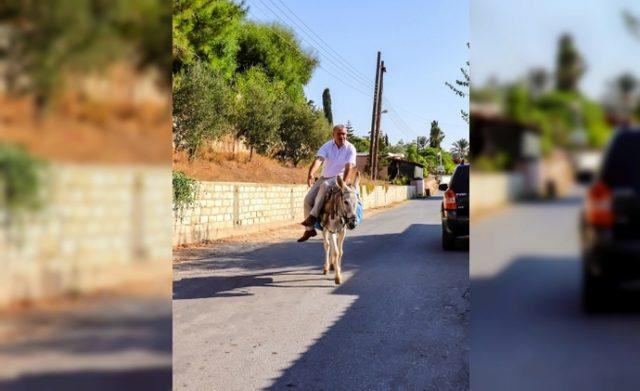 Makam aracına haciz gelince eşekle işe gitmeye başladı