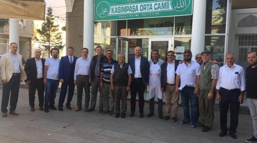 Mahalle sakinlerinden aşure ikramı