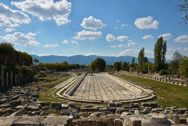 Aphrodisias’ta kazılar Geyre Vakfı desteğiyle sürüyor