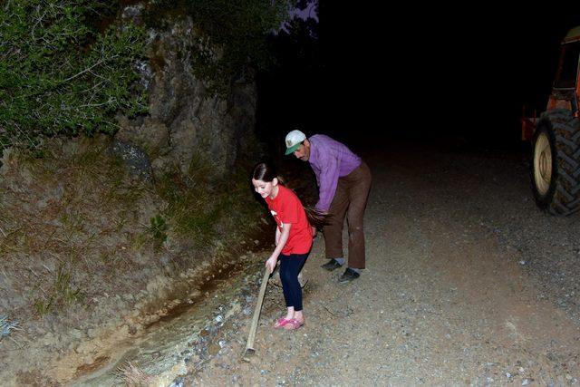 Kızı Gamze okula gidebilsin diye yol yaptıran babaya destek yağdı