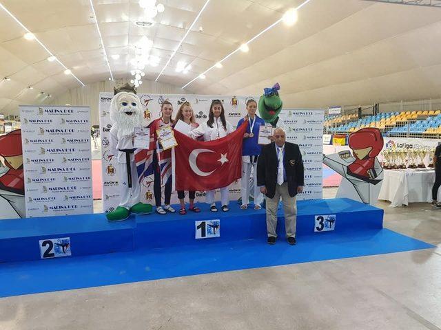 Büşra Öztürk Taekwondo Avrupa Üçüncüsü