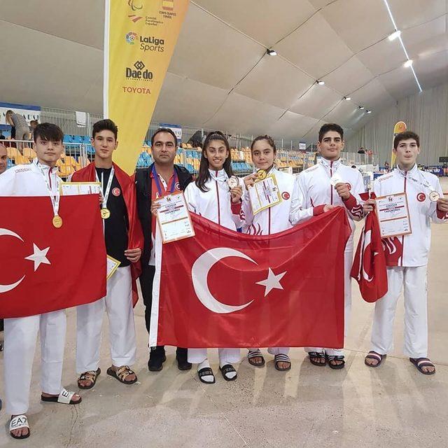 Büşra Öztürk Taekwondo Avrupa Üçüncüsü