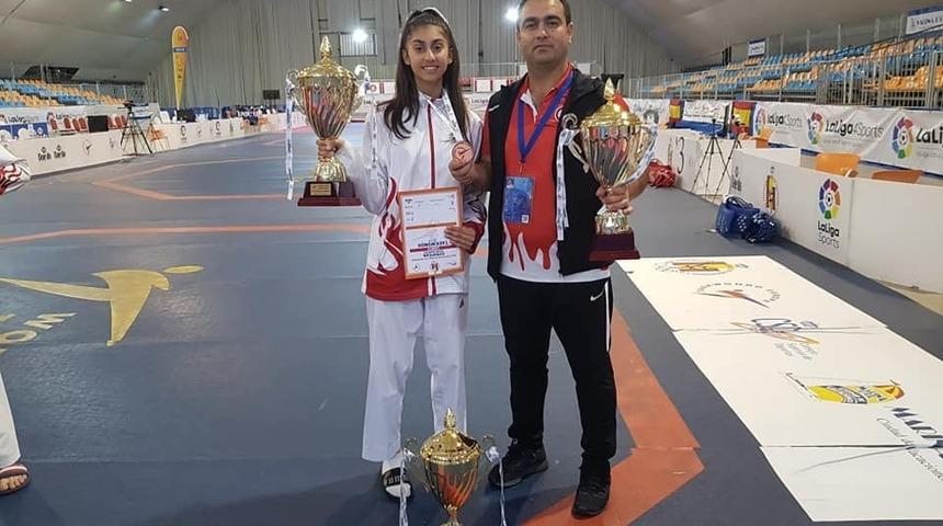 B&uuml;şra &Ouml;zt&uuml;rk Taekwondo Avrupa &Uuml;&ccedil;&uuml;nc&uuml;s&uuml;