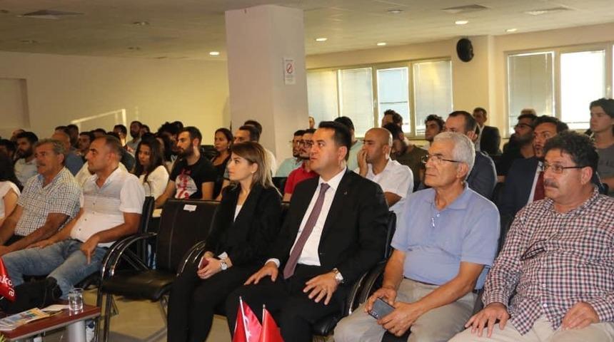 Yapı ve İnşaat Fuarında uzman isimler sekt&ouml;r&uuml; anlatıyor