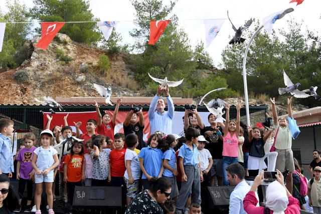 Nesli tükenmekte olan Mısır akbabası doğaya bırakıldı