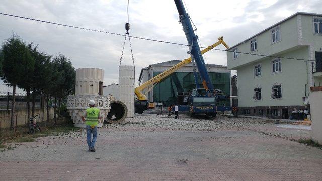 Depremde zarar gören cami minaresinin sökülme işlemi tamamlandı