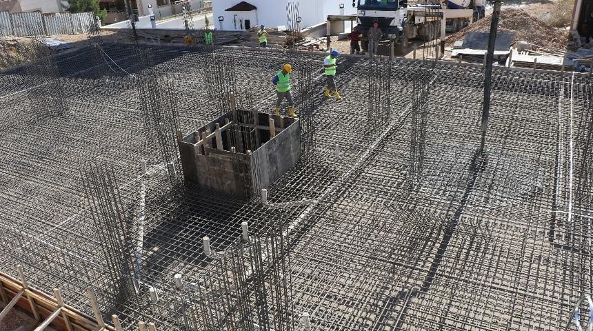 Hayırsever işadamı Baltacı&rsquo;nın yaptıracağı ilkokulun temeli atıldı