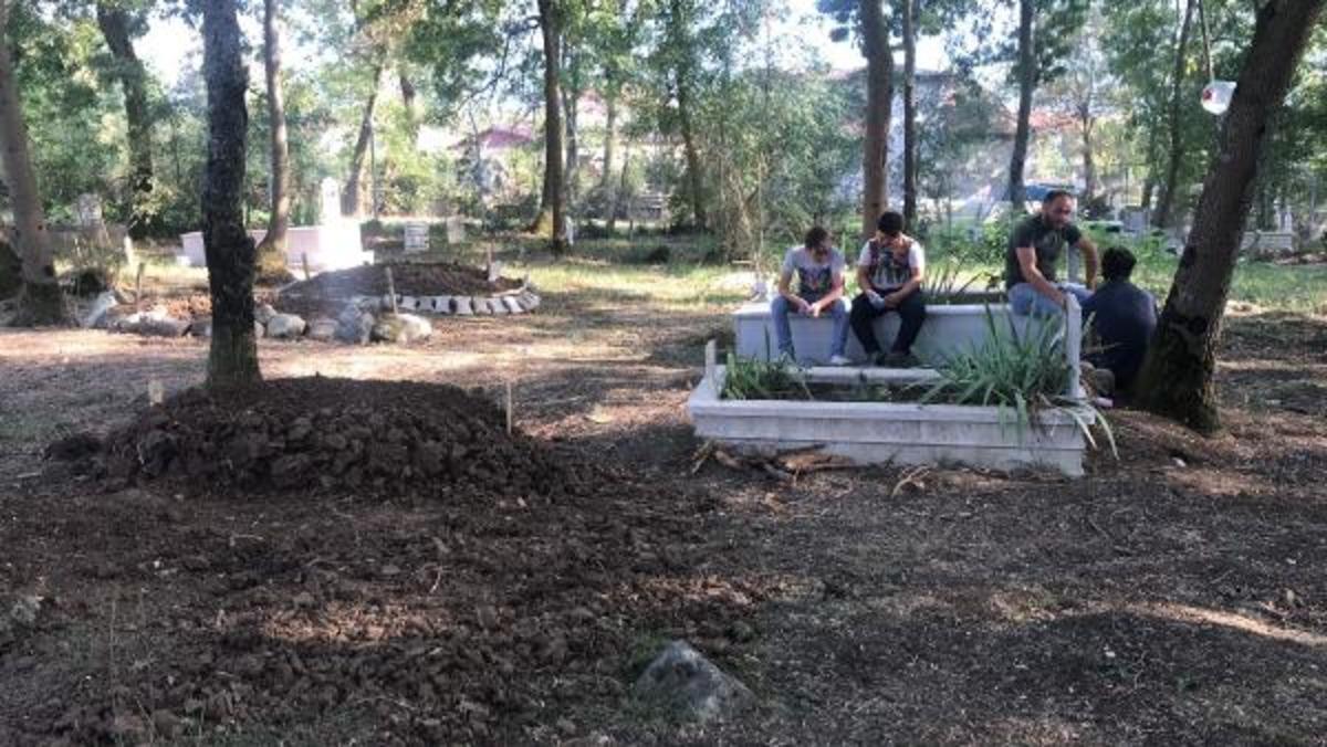 Mezarlık kapısında korkun&ccedil; g&ouml;r&uuml;nt&uuml;! B&ouml;yle bulundu