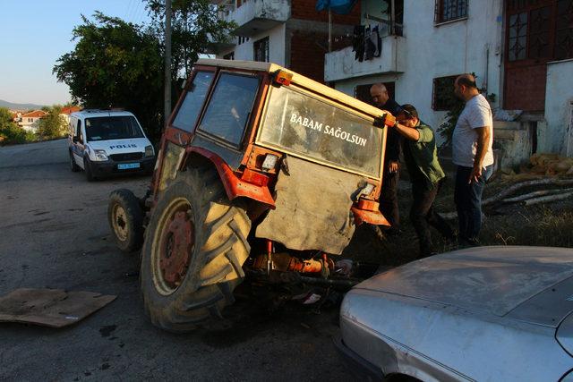 Tamir etmek istediği traktörün altında kaldı 3