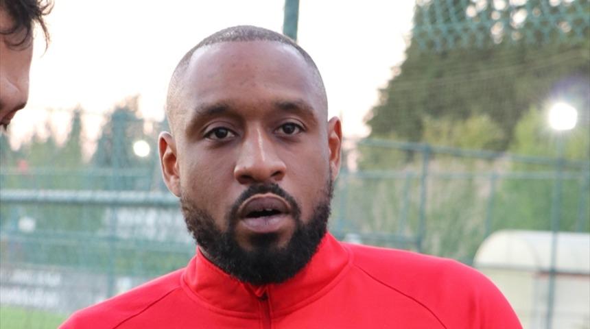 Jean Armel Kana Bıyık: Umarım Başakşehir'e bir s&uuml;rpriz yaparız