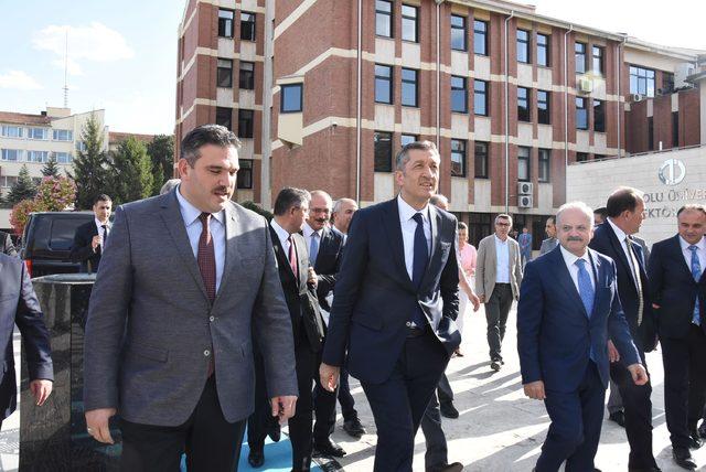 Bakan Selçuk, Eskişehir'de orta okul açılışına katıldı (2)