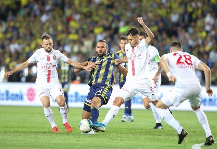 Erman Toroğlu: Vedat Muriç'e kırmızı kart çıkmalıydı G4