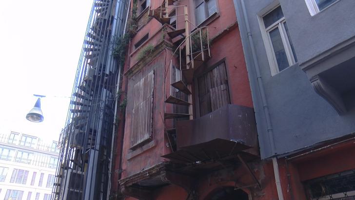 İstanbul'un çıkışı olmayan yangın merdivenleri şoke etti! G4