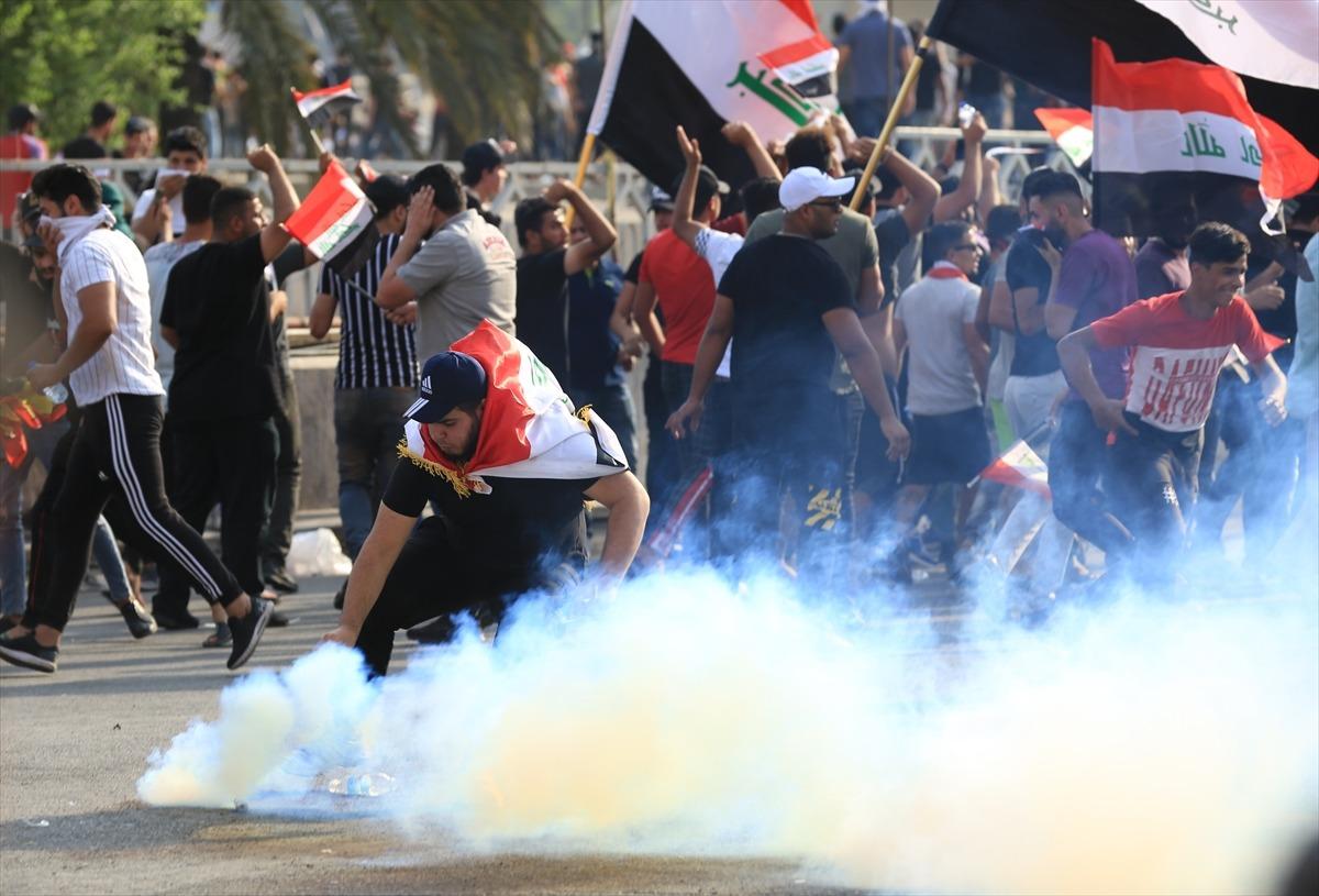 Irak'taki g&ouml;sterilerde hayatını kaybedenlerin sayısı 100'e y&uuml;kseldi