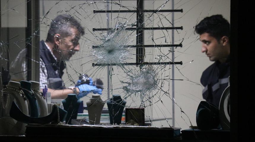 Bursa'da kuyumcu hırsızlığı! 75 bin lira değerinde altın çaldı