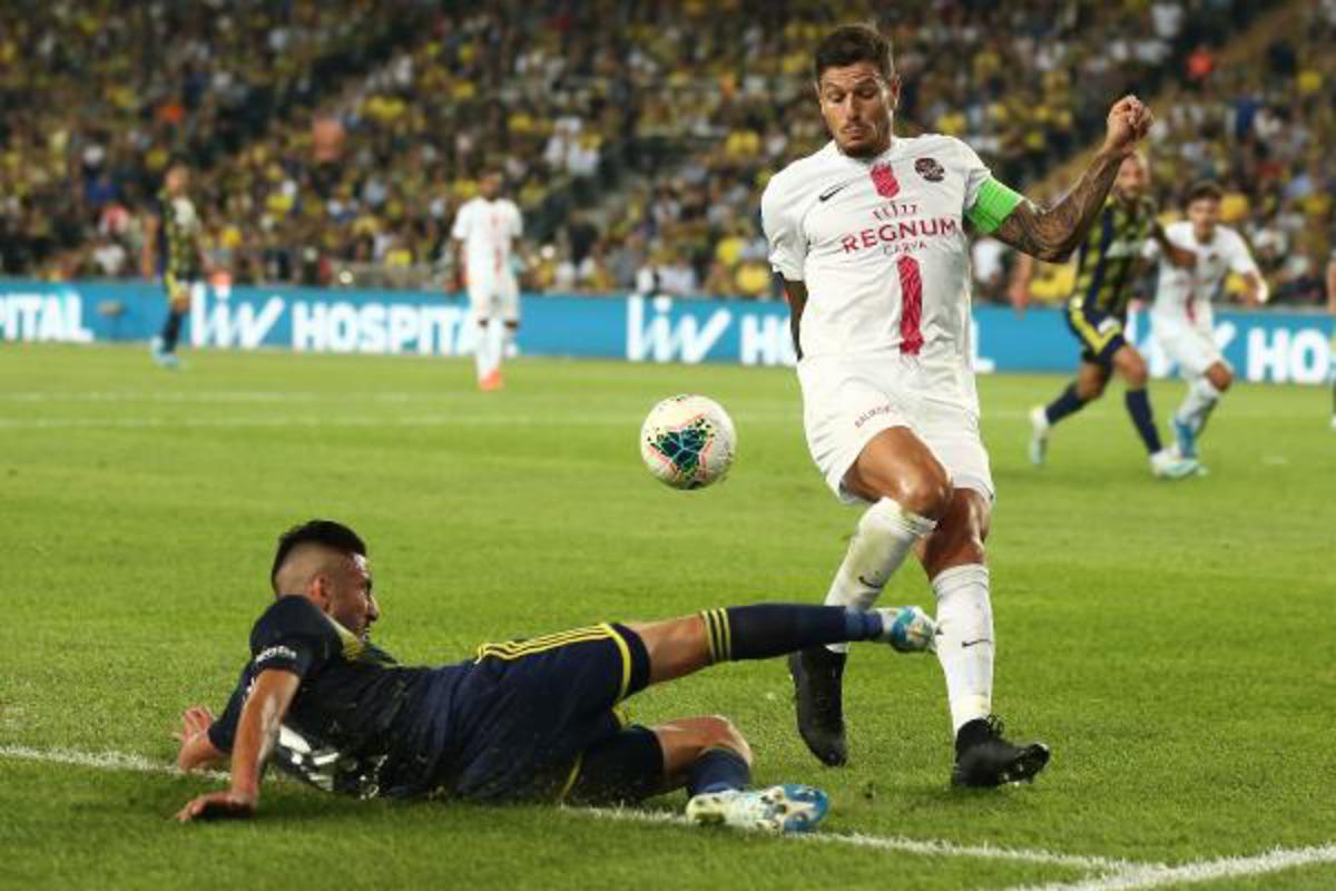 Fenerbah&ccedil;e'de penaltı itirazı! İşte o pozisyon