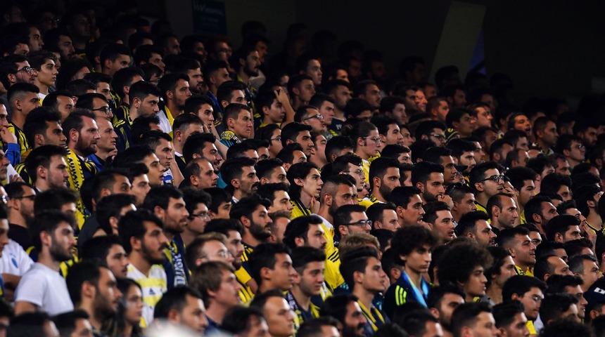 Fenerbahçe'de taraftar bekledi, takım gelmedi 
