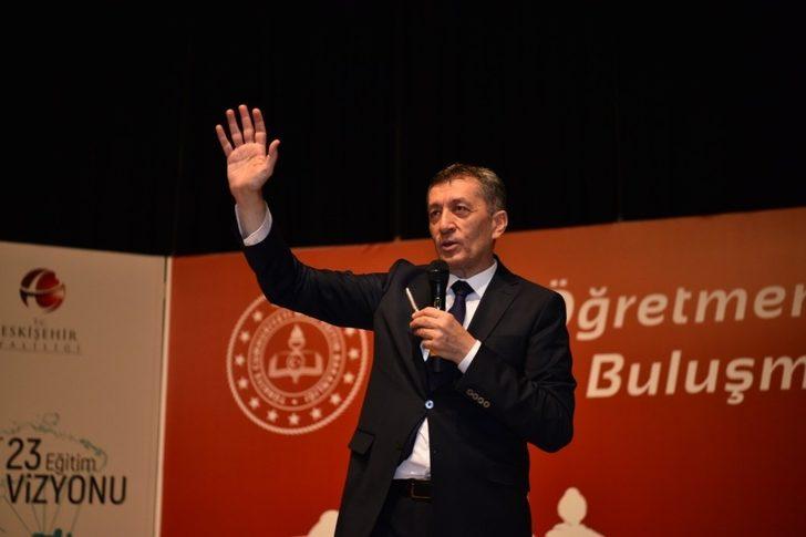 Milli Eğitim Bakanı Ziya Selçuk Eskişehirli öğretmenlerle buluştu G1
