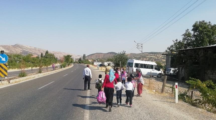 K&ouml;yl&uuml;ler kazalara karşı &ouml;nlem alınmasını istedi