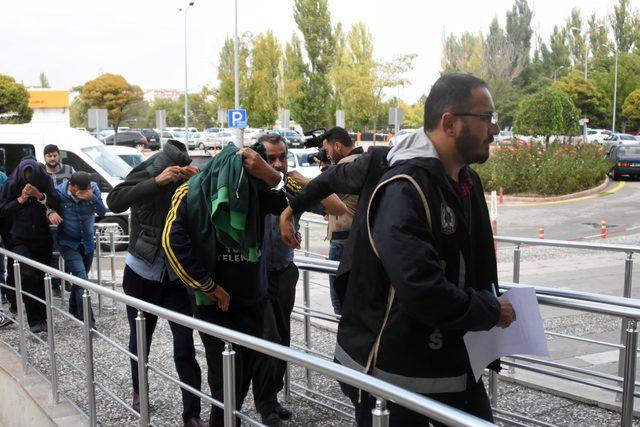 Sahte özürlü raporu aldıran şebekenin şifresi, 'cam balkon'