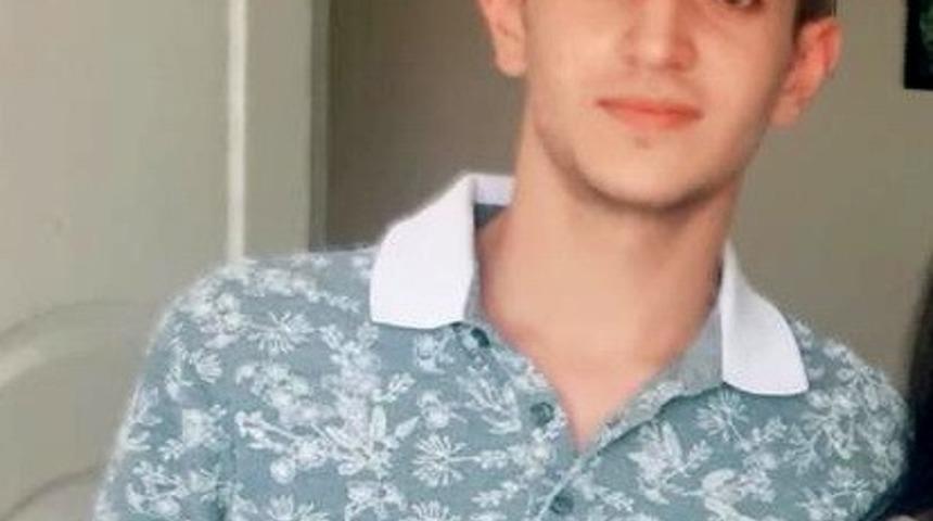 &lsquo;Okula gidiyorum&rsquo; diye evden &ccedil;ıkan lise &ouml;ğrencisinden haber alınamıyor