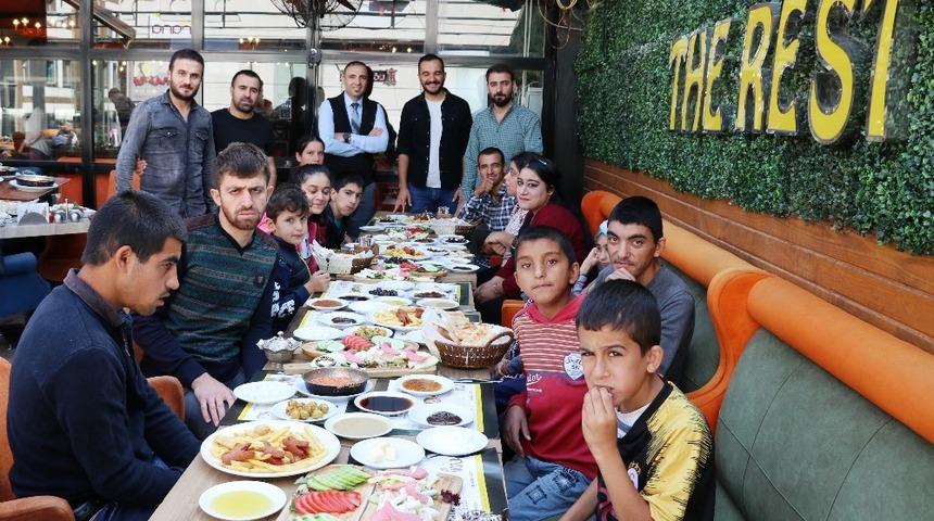 The Rest Coffee engellileri ağırladı